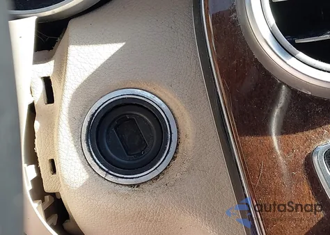 2016 Mercedes-Benz C 300 4Matic из США, поврежденный, VIN 55SWF4KB0GU101936